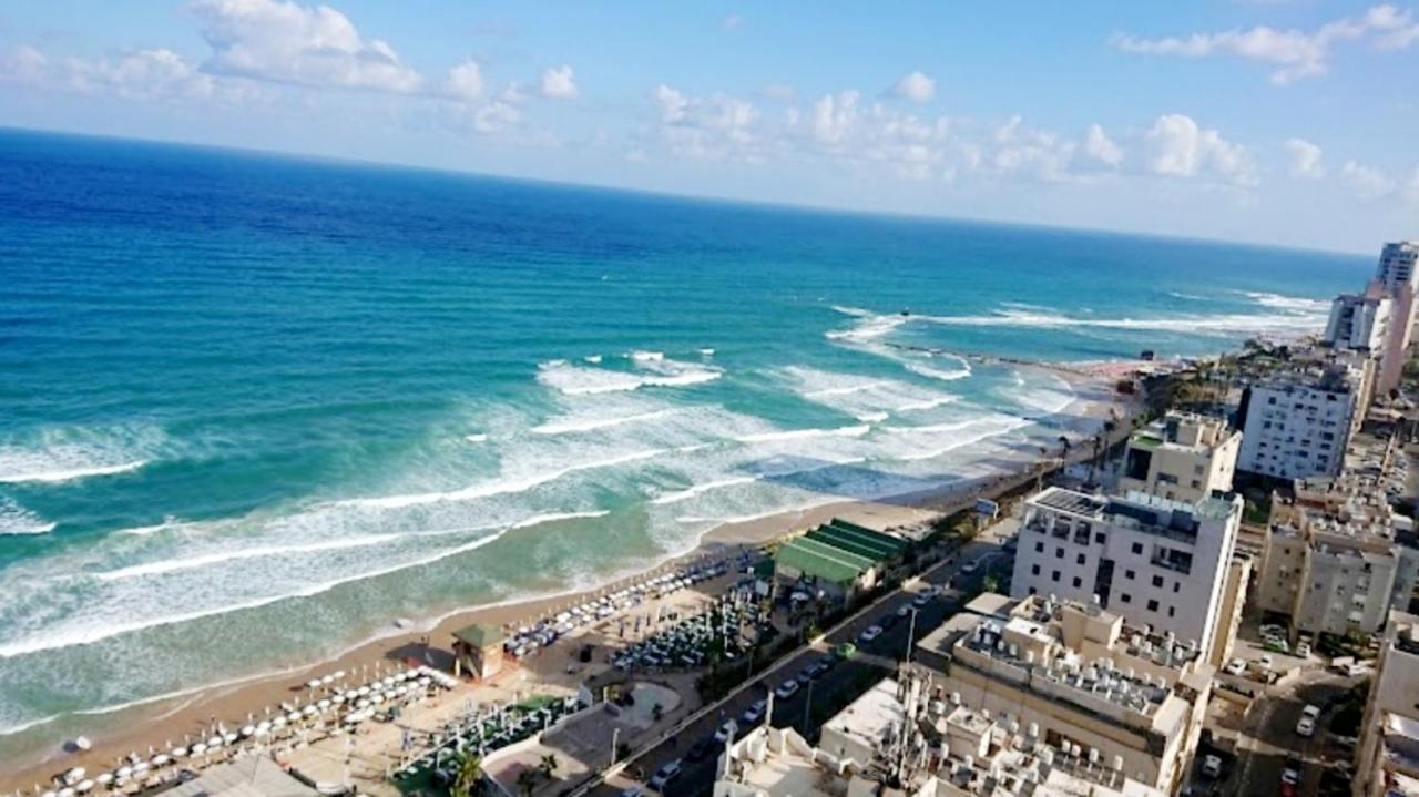 612 Apartment On The Beach Bat Yam Exterior photo