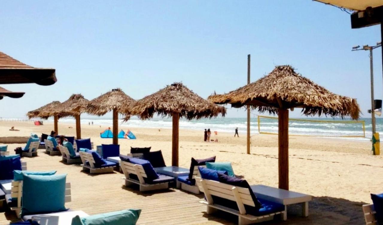 612 Apartment On The Beach Bat Yam Exterior photo